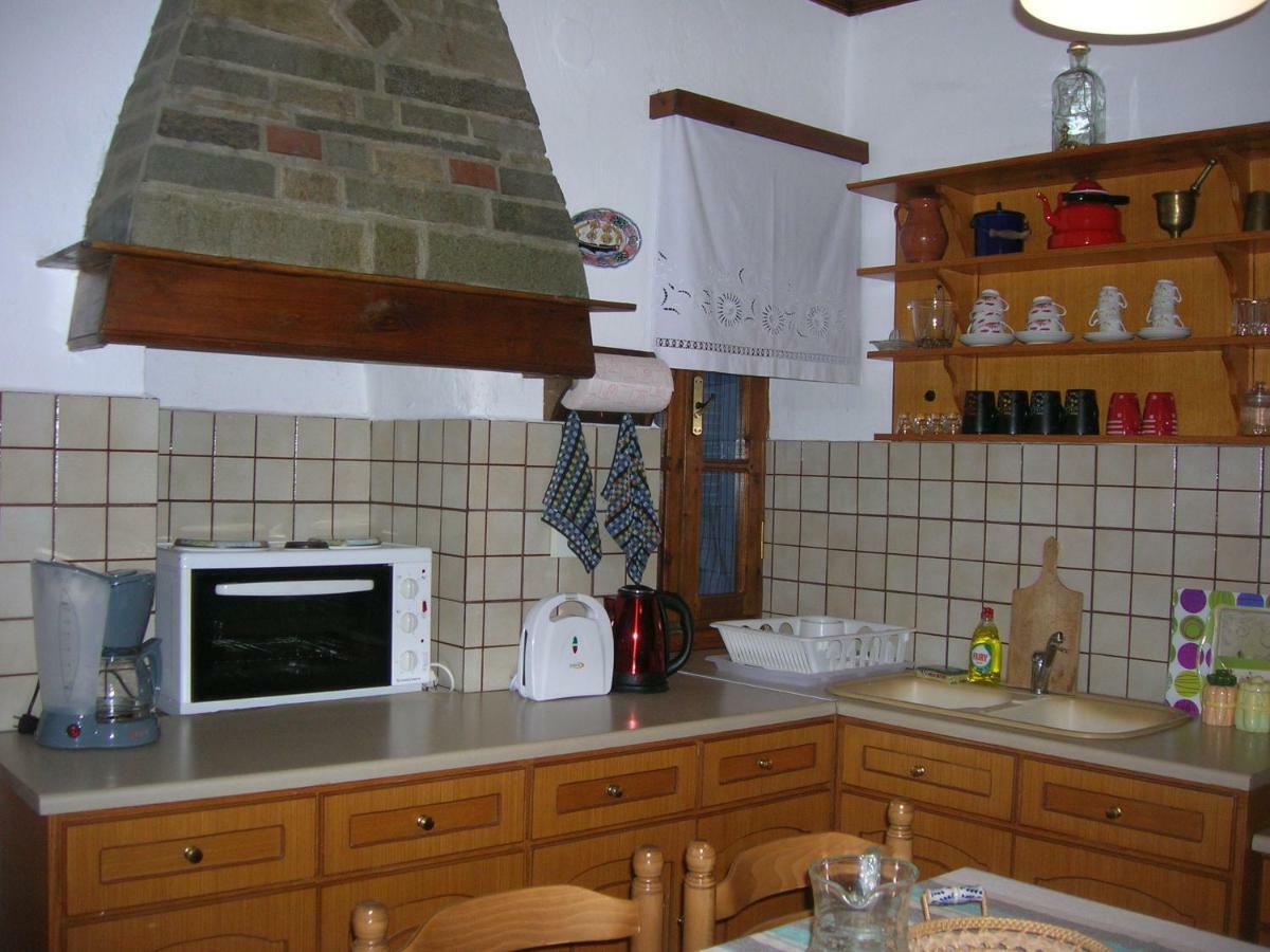 スカラ・ソティロス Athina'S Houseゲストハウス エクステリア 写真